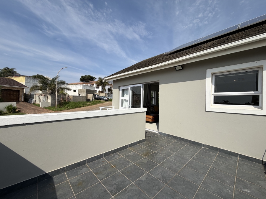 2 Bedroom Property for Sale in Wavecrest Eastern Cape